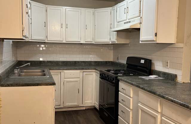 3305 East Cornell Street