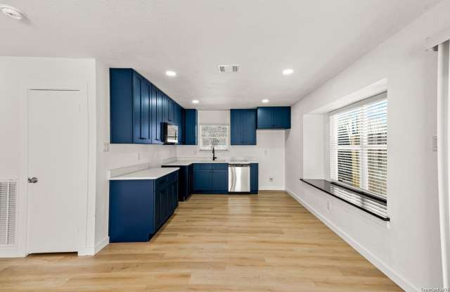 Photo of 3325 Cliffside