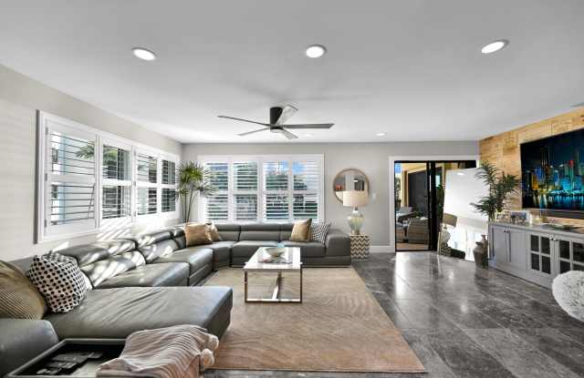 372 Golfview Road