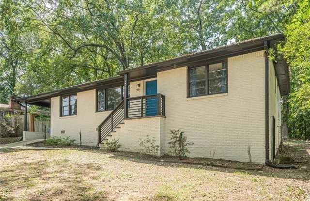 3833 BAKERS FERRY Road SW