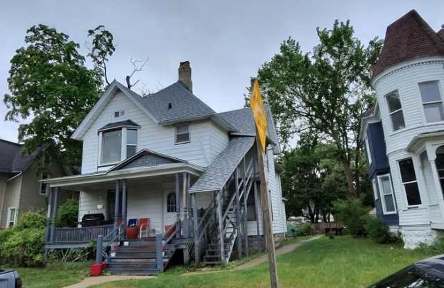 Photo of 954 North Church Street