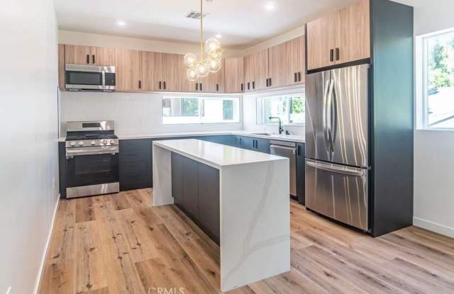 11522 killion Street