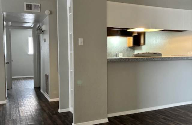 4013 Montego Dr - 06