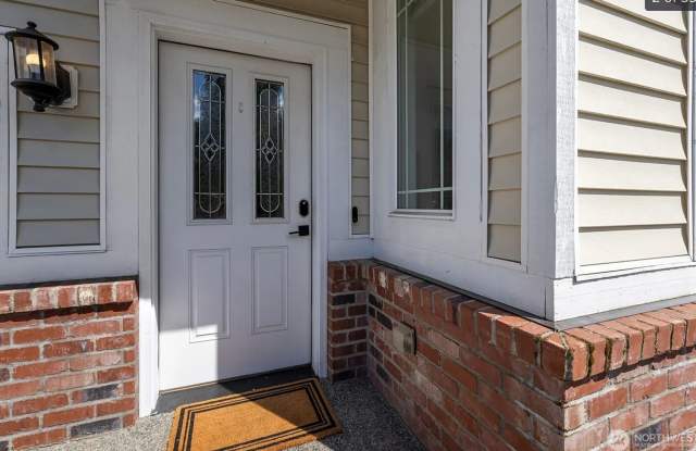 4 Bed + Bonus Room, 2.5 Bath Home in Coyote Ridge w/ Park Access  Garage!