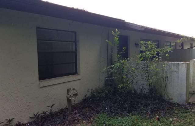 QUADS 1904 NE 17TH PL #8
