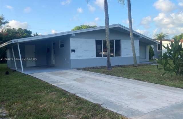 Photo of 4557 NW 3rd St