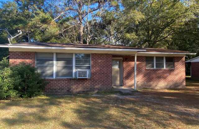 2111 Robin St - 2111 Robin Street, Valdosta, GA 31602