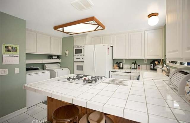 9640 Nightingale Avenue