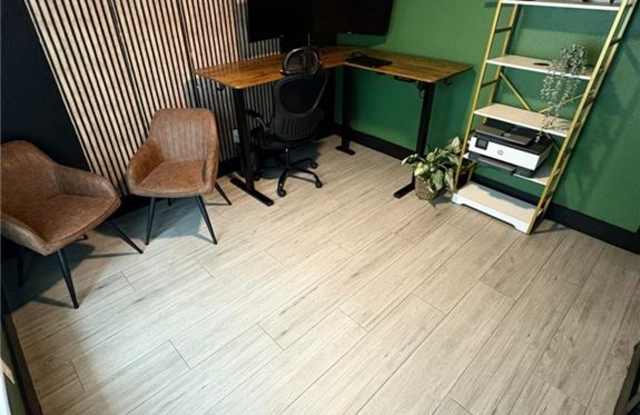 1215 Northwest Juanita Place