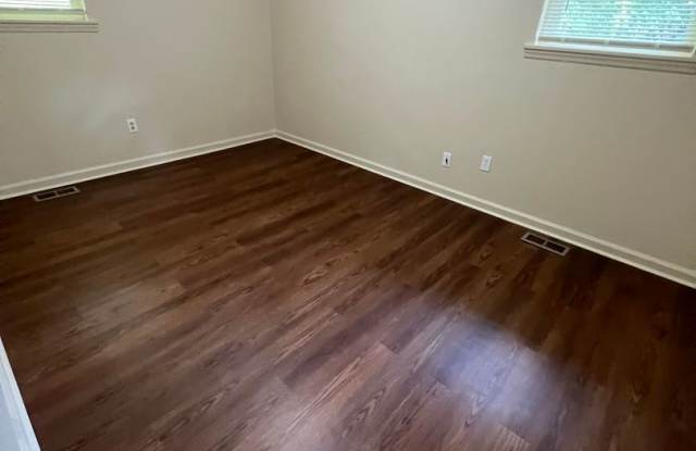 Nice Spacious 3 Bed 1.5 Bath House Total Electric. Yard Care Included. Fridge  Washer and Dryer can stay for $100 more pre month.