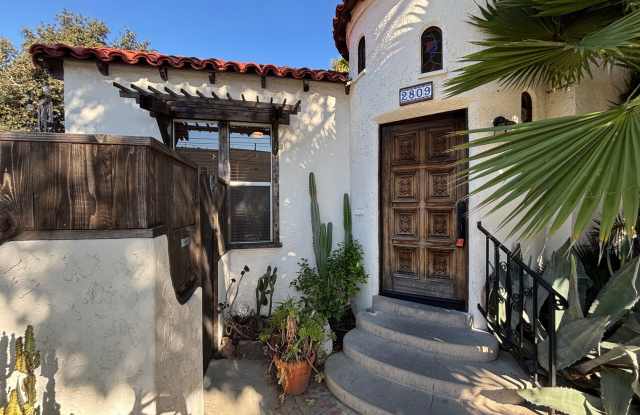 Photo of Adorable Spanish 2 bedroom home in the heart of Long Beach