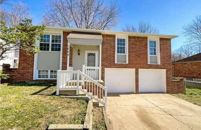 3 bedroom 1 bath with fenced in Yard!