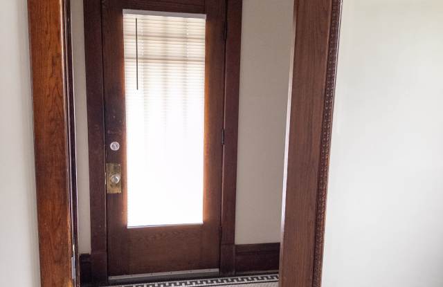 1421 Sherwood Avenue