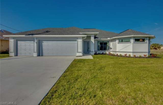 3318 SW 8th Place