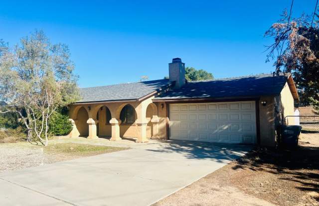 Photo of 3 bedroom 2 bathroom Home in the City of Hesperia!