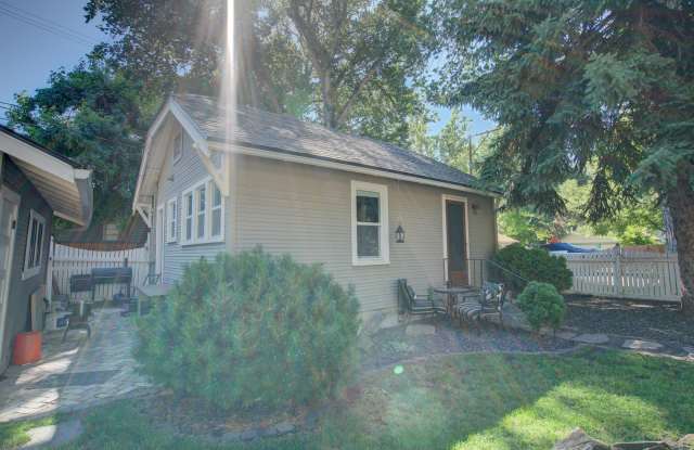 1 Bed/1Ba.. Adorable Bungalow in Prime North End Location!