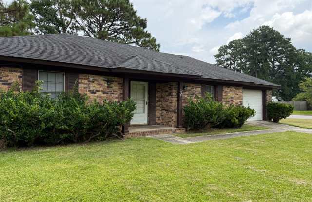 Sangaree 3Br 2Ba minutes to I26 - Available NOW!