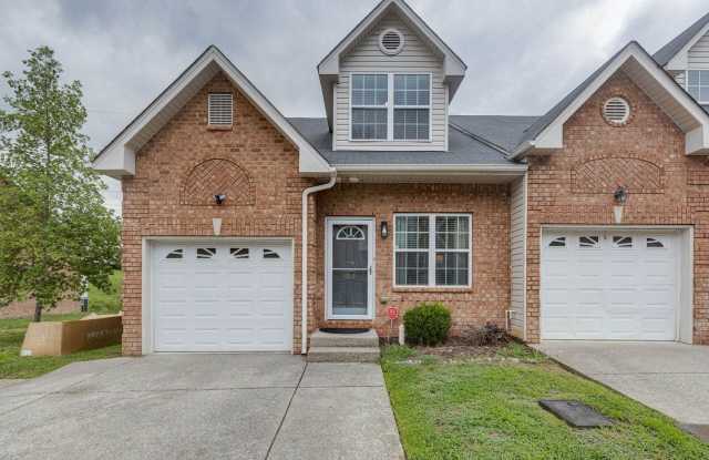 2 BEDROOM 2 BATH TOWNHOME CLOSE TO DOWNTOWN