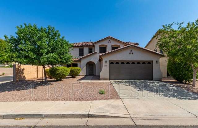 3748 E Betsy Ln