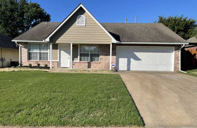 Photo of 2313 W Mobile Pl