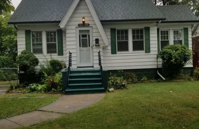 A Nice 3 Bedroom Ready for Move-In: Sec. 8 OK - 23740 Melrose Avenue, Eastpointe, MI 48021