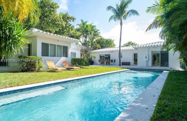 1123 Bay Dr