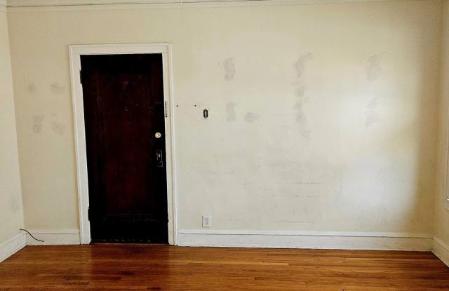 2454 N Kilpatrick Avenue