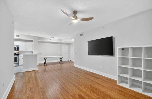 780 S Sapodilla Avenue