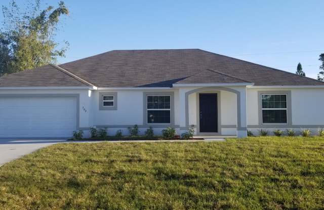 302 Starfish Avenue - 302 Southeast Starfish Avenue, Port St. Lucie, FL 34983