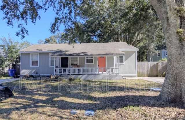 Photo of 1839 Miller St