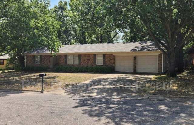 841 Hillside Dr