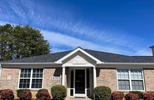The Landings & Villas of Hickory