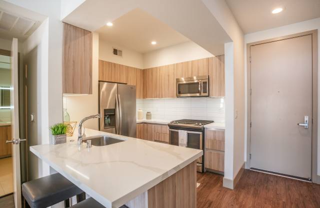 Living at Santa Monica