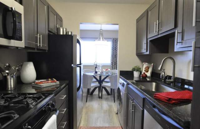 Goldelm at 414 Flats