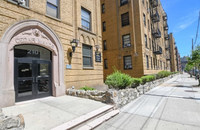 Cedar Arms Bronx Ny Apartments For Rent