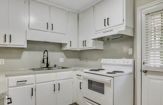 Photo of Edgewood Apartments