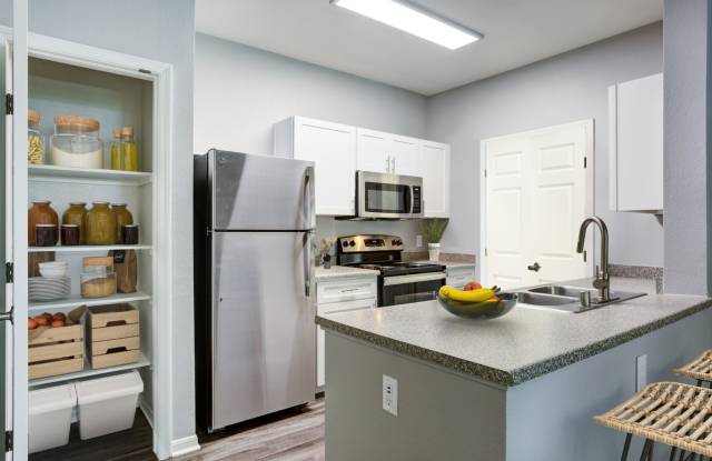 Photo of Miramonte and Trovas Apartments