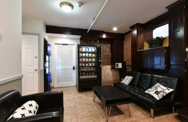 Yugo Philadelphia Carriage House