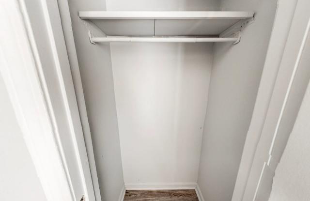 Luxe at Raleigh Apartments