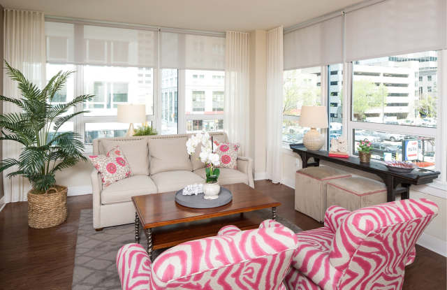 1900 Arch Apartments