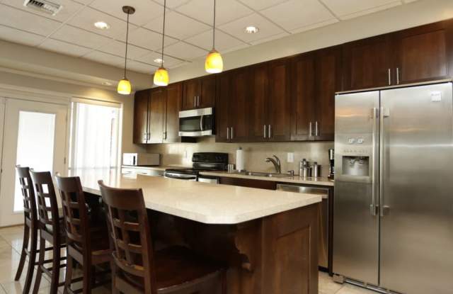 Canterbury Square Apartments