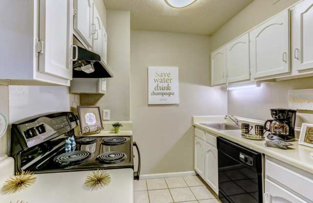 Photo of The Onyx Hoover Apartments