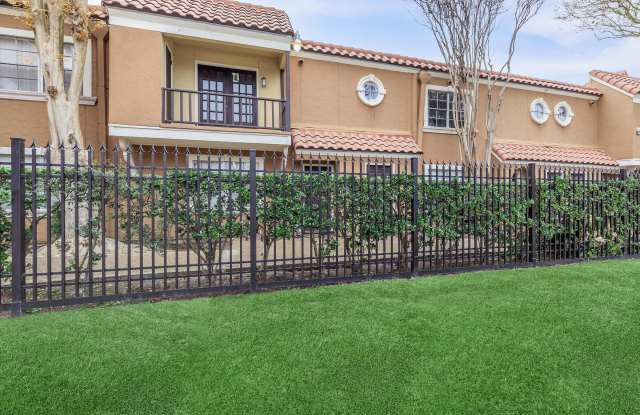 Trafalgar Apartment Homes