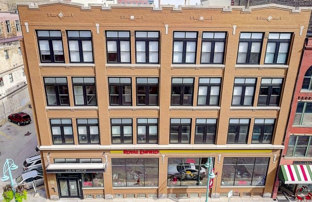 Mitchell On Water Milwaukee Wi Apartments For Rent