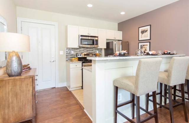 1900 Arch Apartments