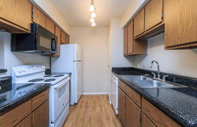 Stone Hollow Apartments