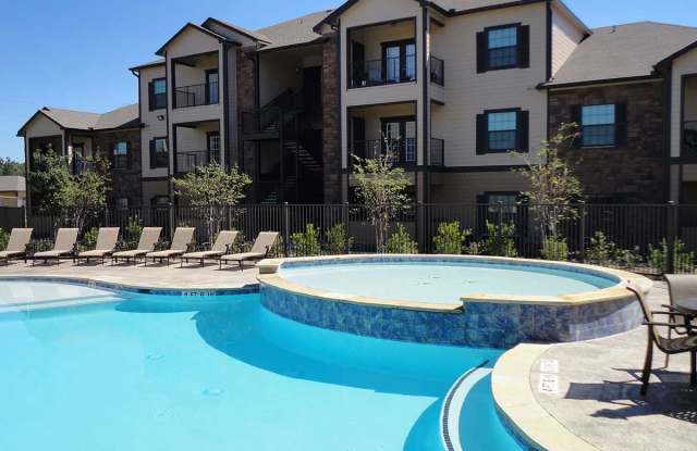 Hudson Trails Apartment Homes