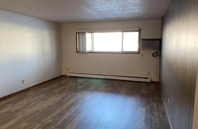 921 & 923 23rd Ave S