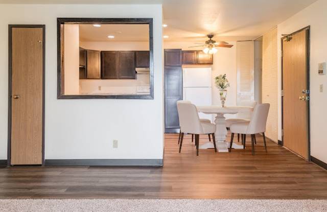 Fox River Bluff Apartments