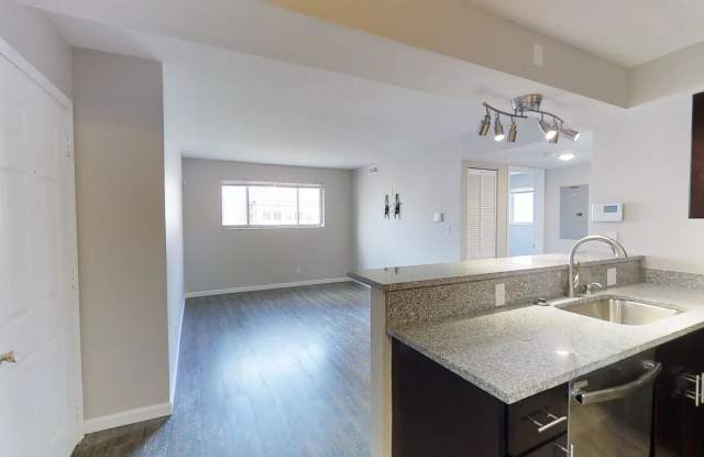 292 E 15th Ave